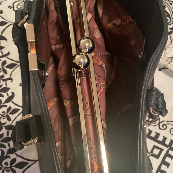 Lovely Purse 👜 - Picture 4 of 16